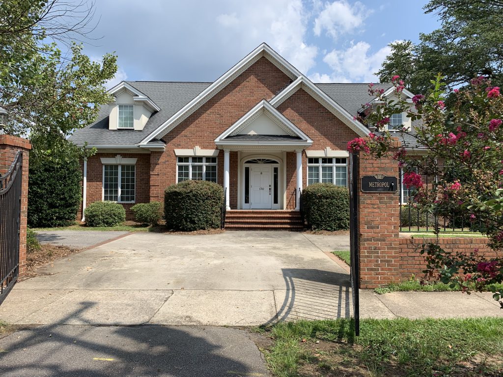 Columbia Location Mary G Metropol DMD